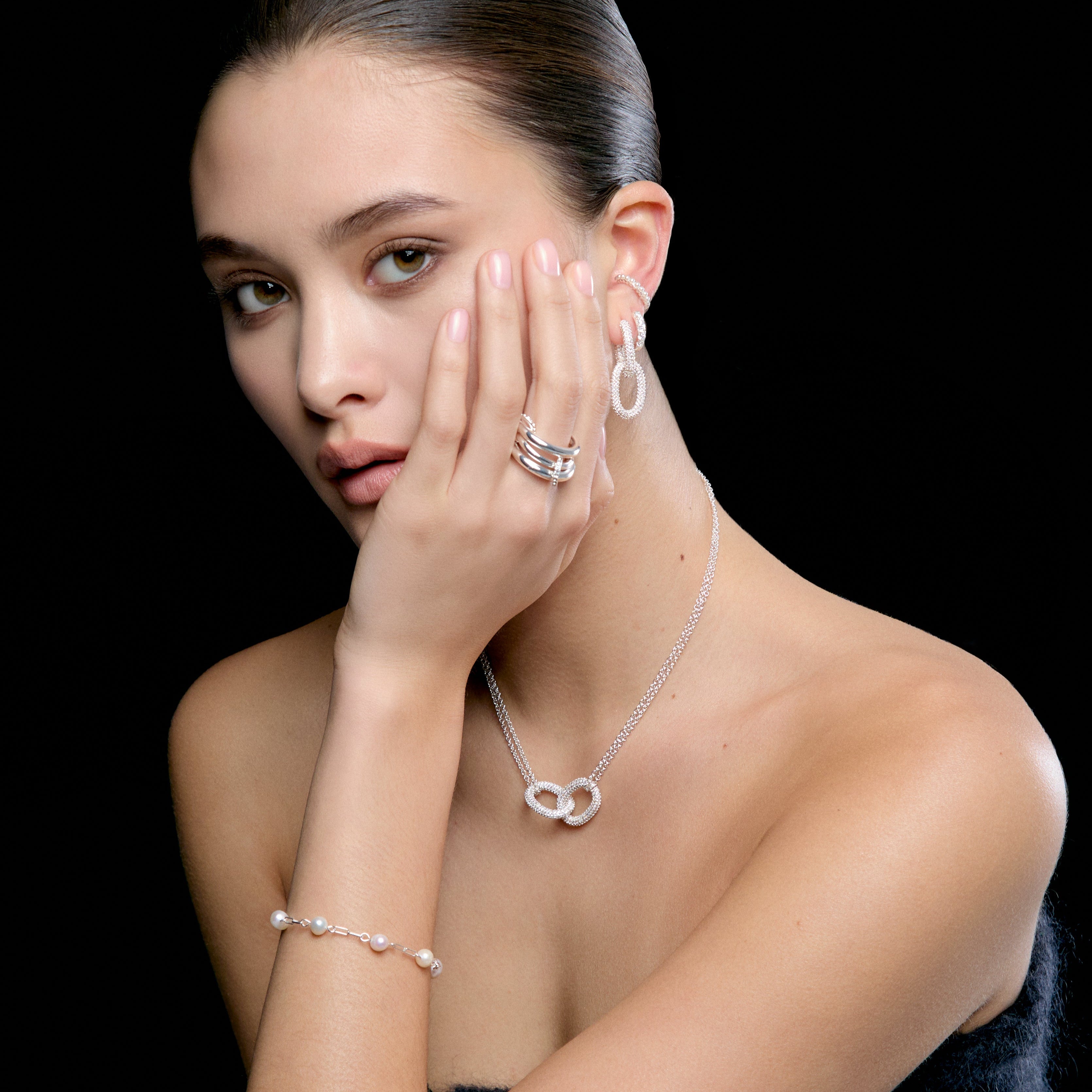 Quintuplet Interlocking Pavé Links Ring 3