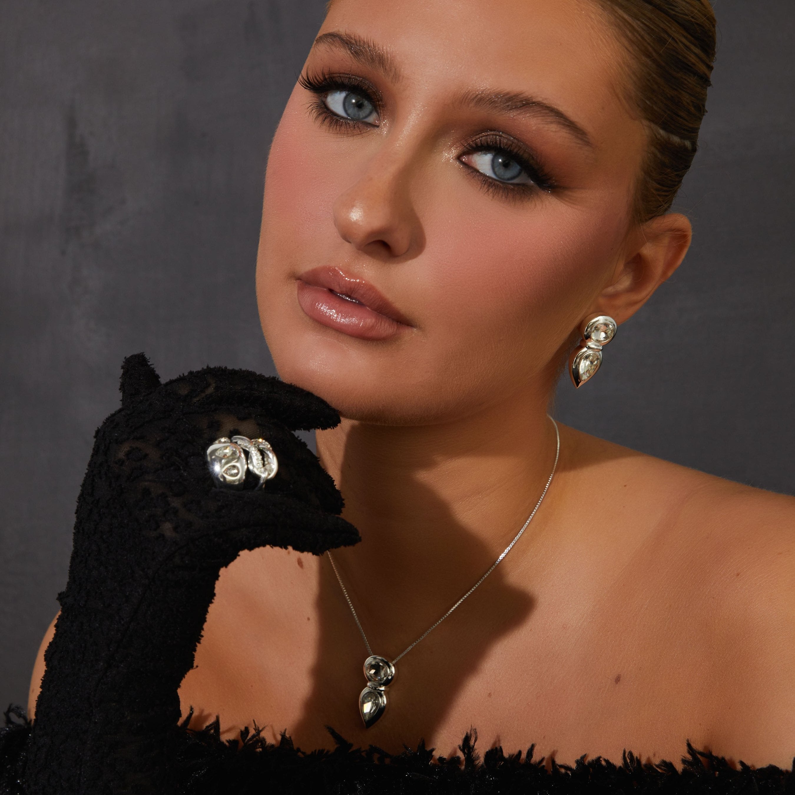 Teardrops Dome Ring 1